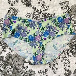 victoria's secret seamless hipster floral jackalope pattern panty — size small
